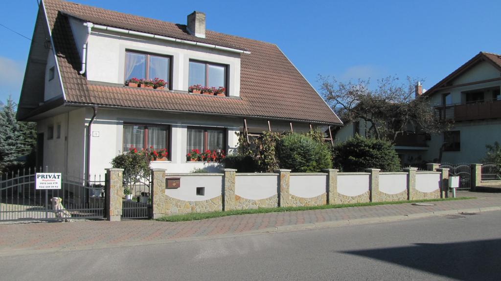 Privát Magdalena Apartman Bešeňová Kültér fotó