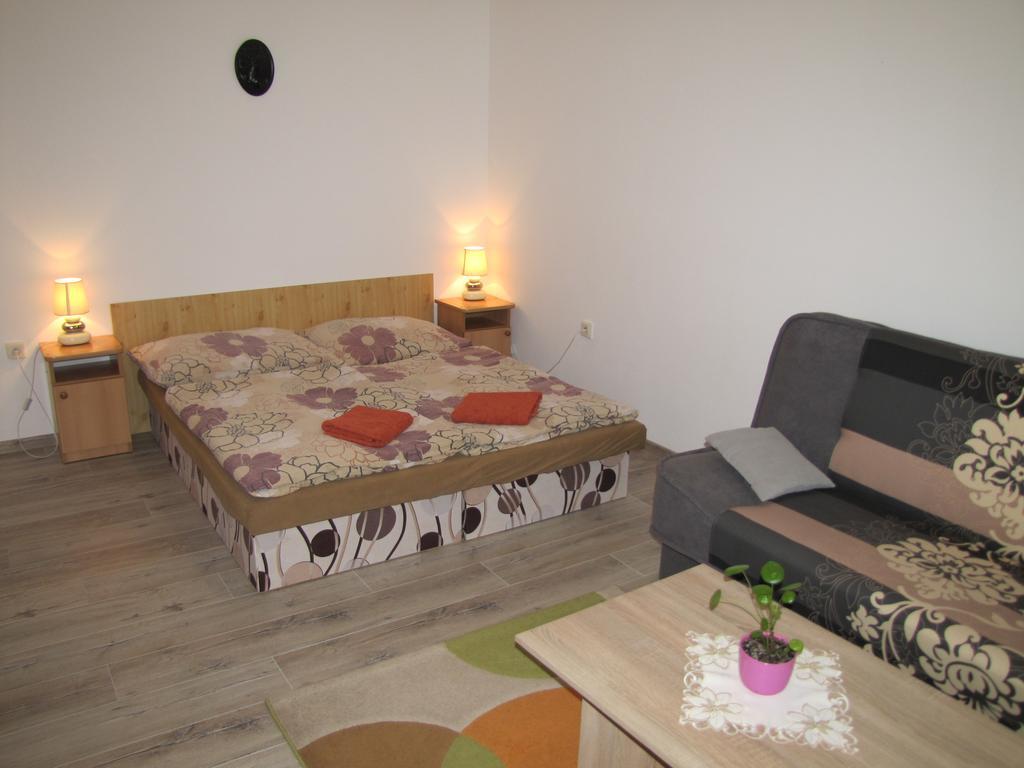 Privát Magdalena Apartman Bešeňová Kültér fotó